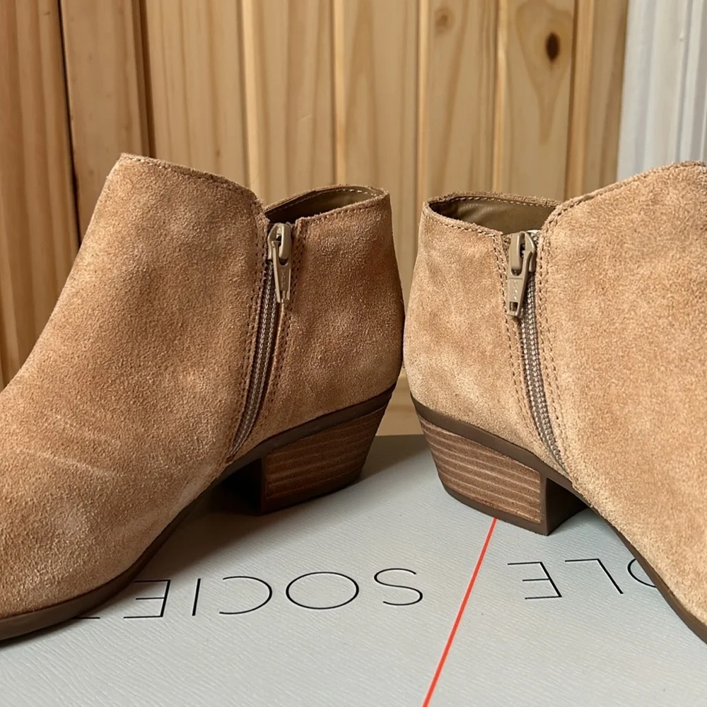 G.H. Bass & Co. never worn